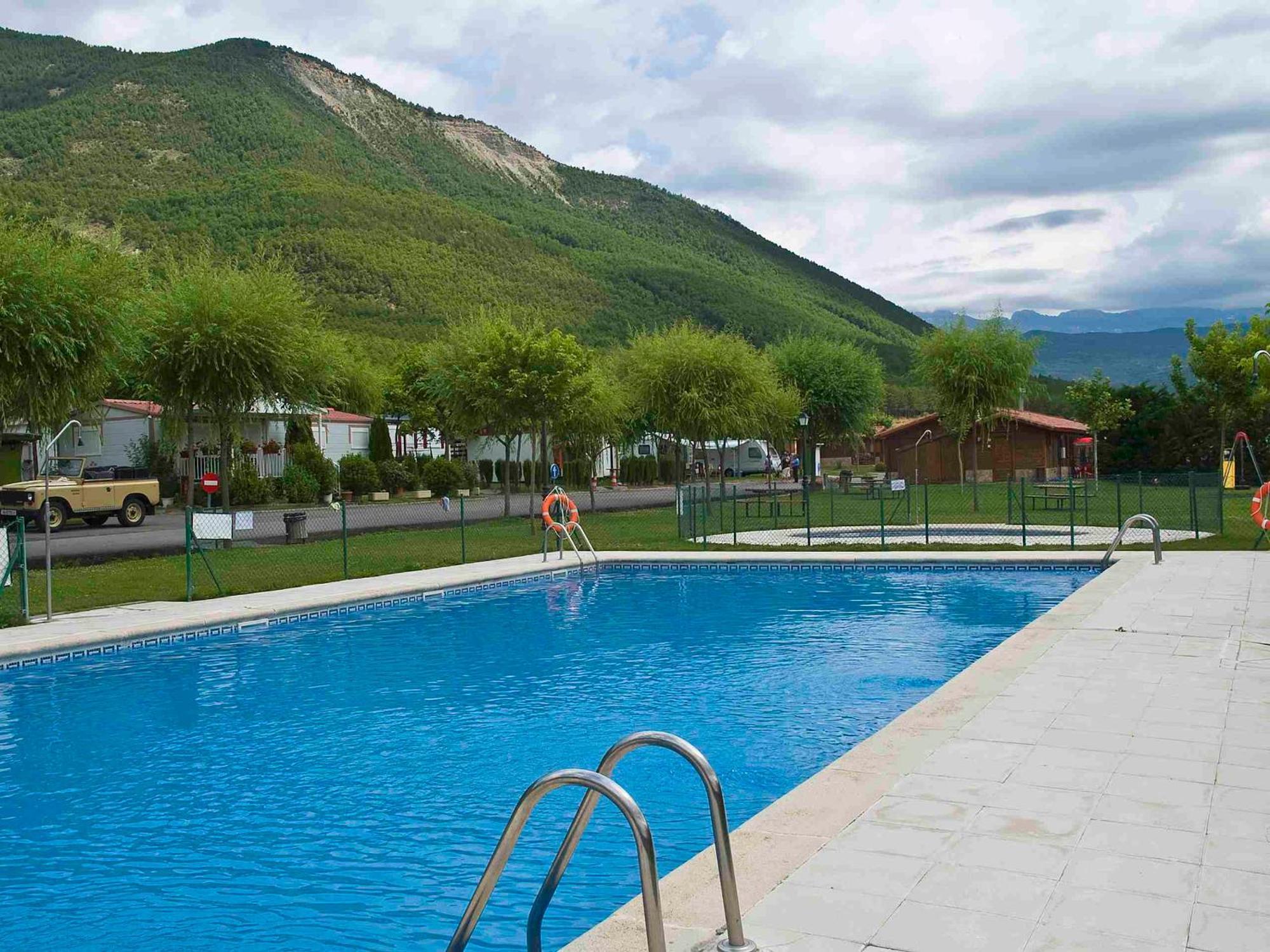 Camping Valle De Tena ซาบิญานิโก ภายนอก รูปภาพ